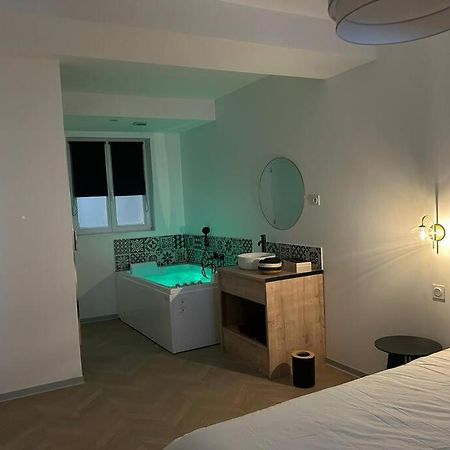 Appartement Spa 2 Pers-Couteliers-Centre Ville มูแล็ง ภายนอก รูปภาพ